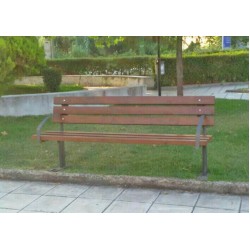 Ξύλινο παγκάκι 6 ξύλων με μεταλλικές βάσεις